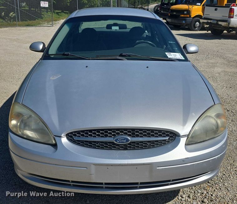 image for item EF3568 2003 Ford Taurus 