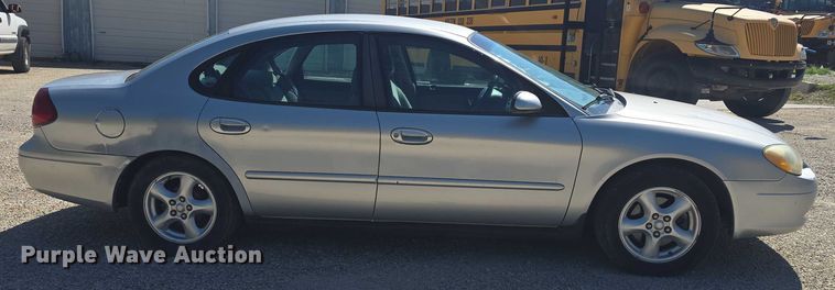 image for item EF3568 2003 Ford Taurus 