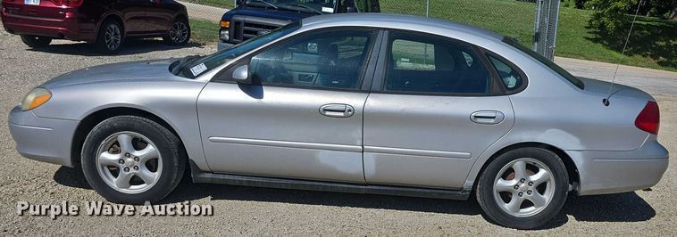 image for item EF3568 2003 Ford Taurus 