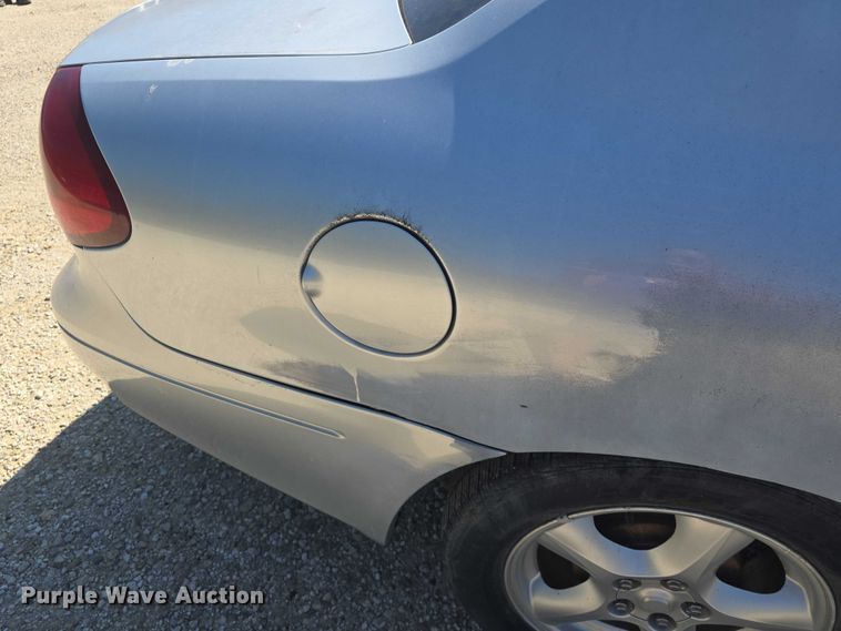 image for item EF3568 2003 Ford Taurus 