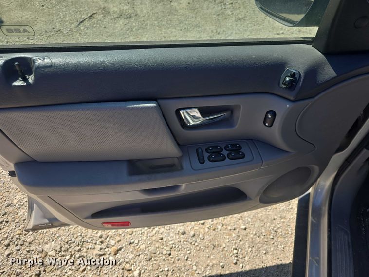 image for item EF3568 2003 Ford Taurus 