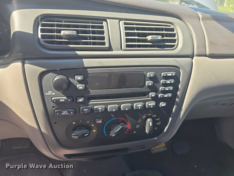 image for item EF3568 2003 Ford Taurus 