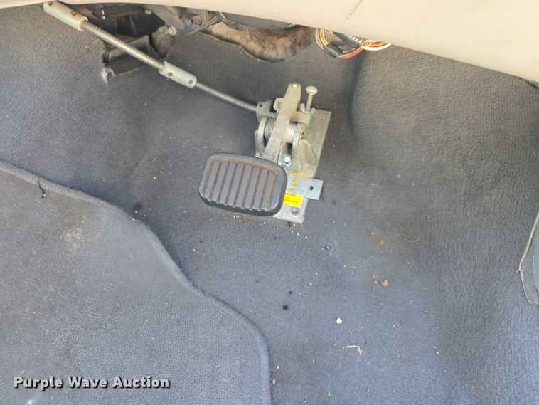 image for item EF3568 2003 Ford Taurus 