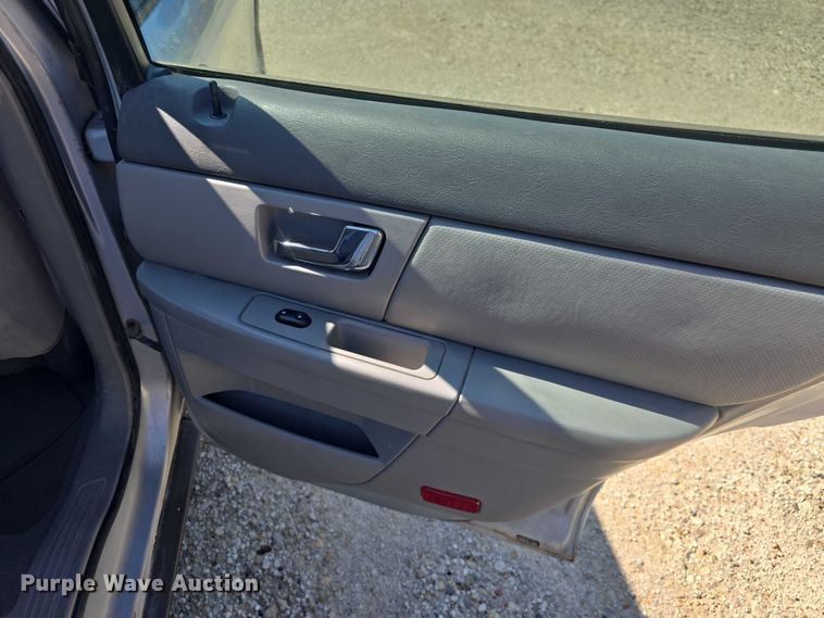 image for item EF3568 2003 Ford Taurus 