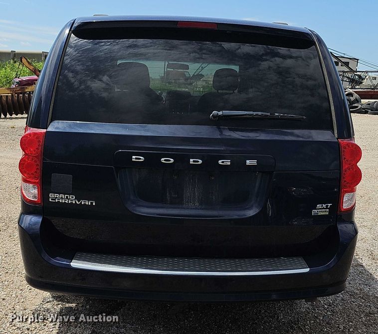 image for item EF3572 2014 Dodge Grand Caravan SXT van