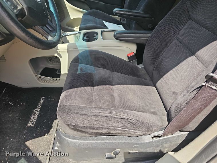 image for item EF3572 2014 Dodge Grand Caravan SXT van