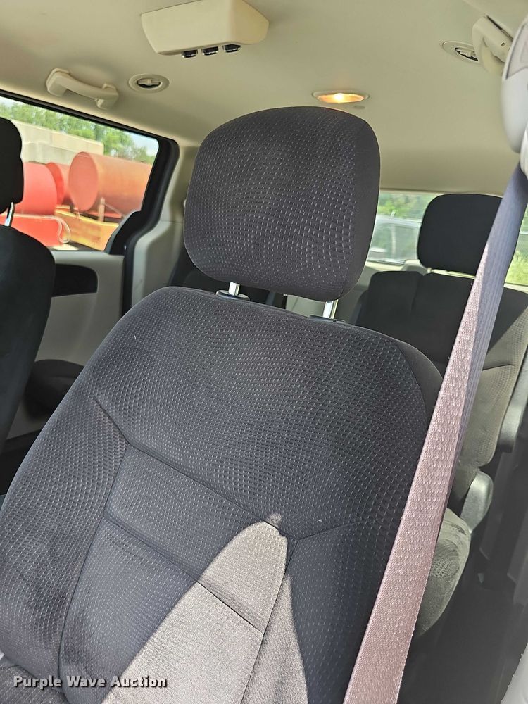 image for item EF3572 2014 Dodge Grand Caravan SXT van