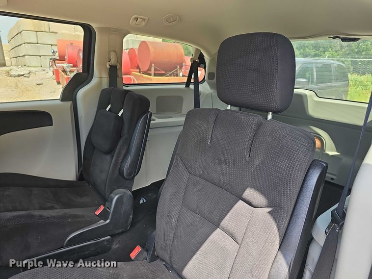 image for item EF3572 2014 Dodge Grand Caravan SXT van