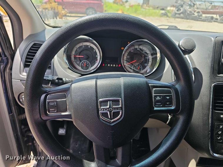 image for item EF3572 2014 Dodge Grand Caravan SXT van