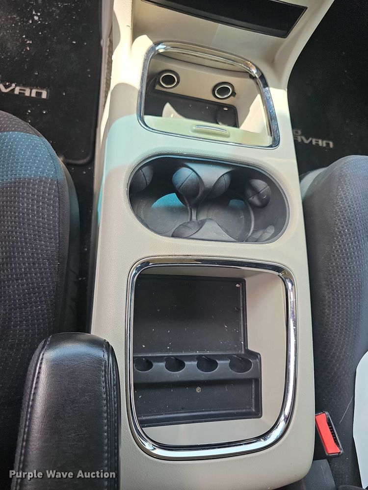 image for item EF3572 2014 Dodge Grand Caravan SXT van