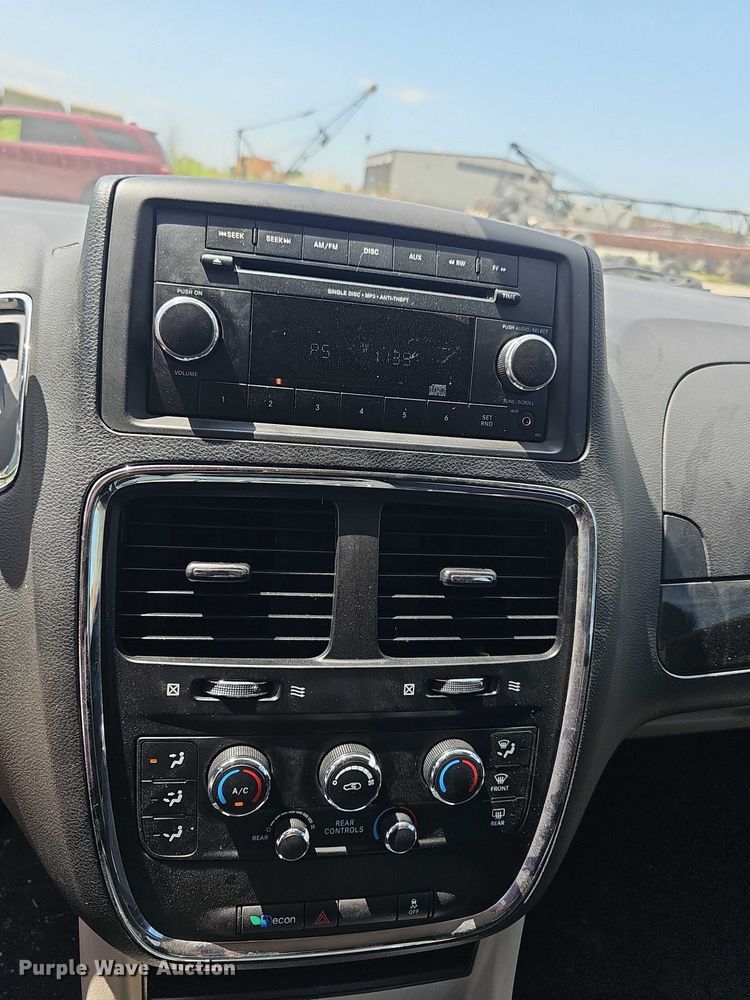 image for item EF3572 2014 Dodge Grand Caravan SXT van