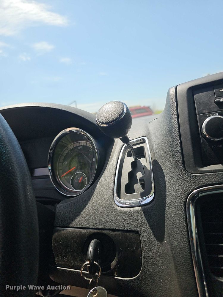 image for item EF3572 2014 Dodge Grand Caravan SXT van