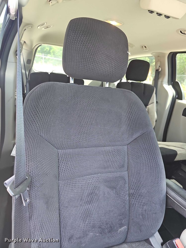 image for item EF3572 2014 Dodge Grand Caravan SXT van