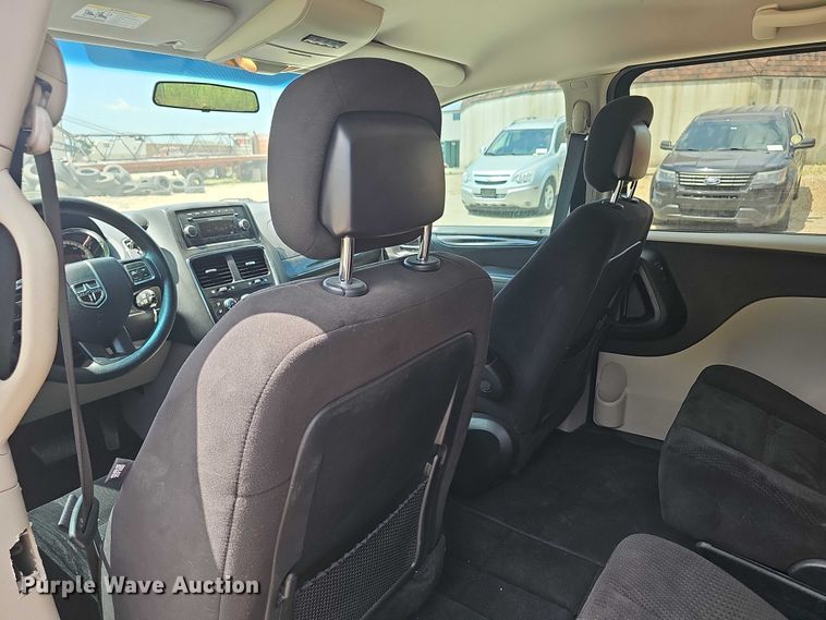 image for item EF3572 2014 Dodge Grand Caravan SXT van