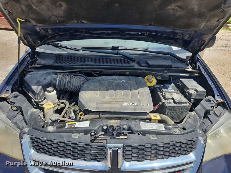 image for item EF3572 2014 Dodge Grand Caravan SXT van