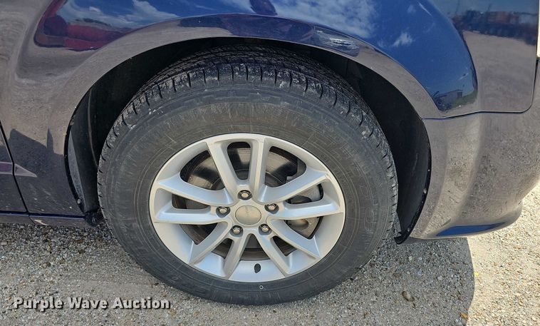 image for item EF3572 2014 Dodge Grand Caravan SXT van