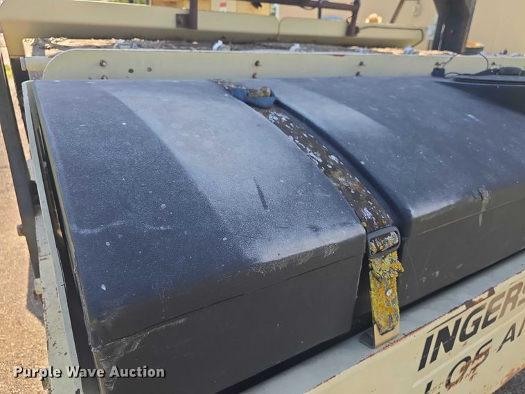 image for item EF3578 2000 Ingersoll Rand DD-130 double drum vibratory roller