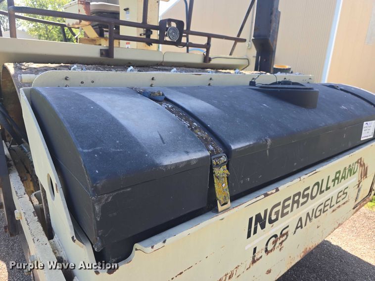 image for item EF3578 2000 Ingersoll Rand DD-130 double drum vibratory roller