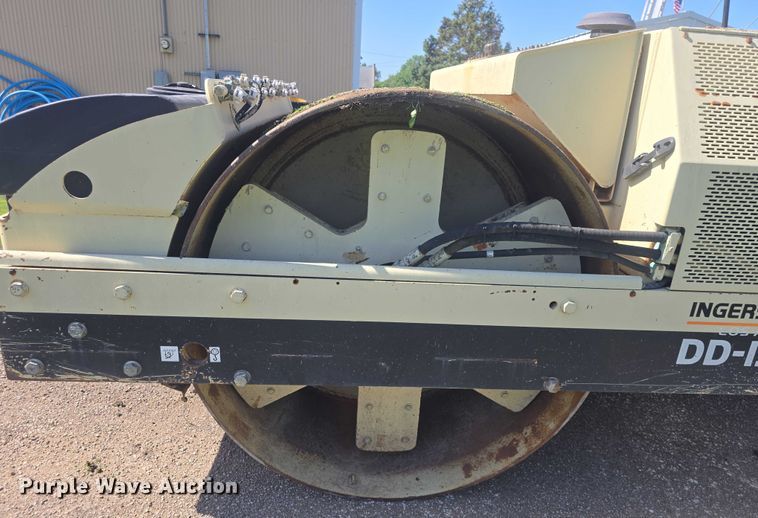 image for item EF3578 2000 Ingersoll Rand DD-130 double drum vibratory roller
