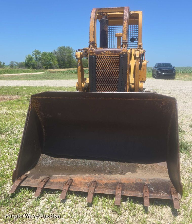 image for item EF3579 1987 Dresser 125E track loader