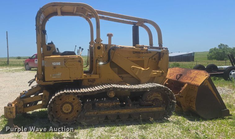 image for item EF3579 1987 Dresser 125E track loader