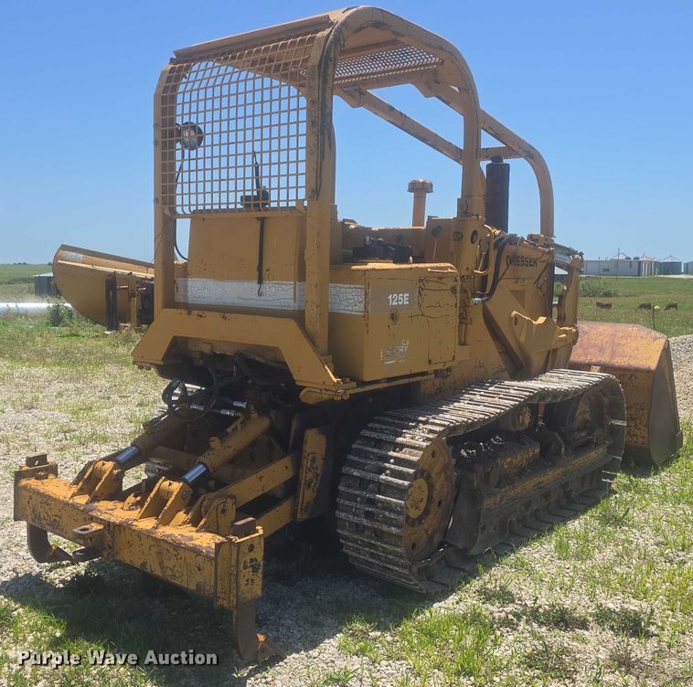 image for item EF3579 1987 Dresser 125E track loader