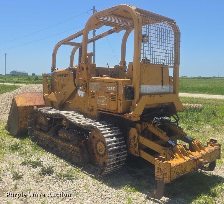 image for item EF3579 1987 Dresser 125E track loader