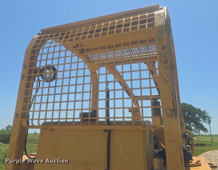 image for item EF3579 1987 Dresser 125E track loader