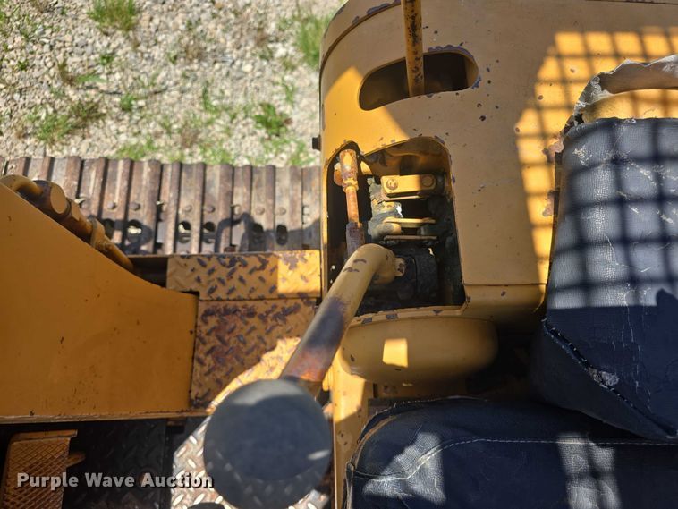 image for item EF3579 1987 Dresser 125E track loader