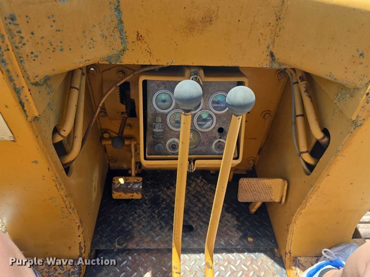 image for item EF3579 1987 Dresser 125E track loader