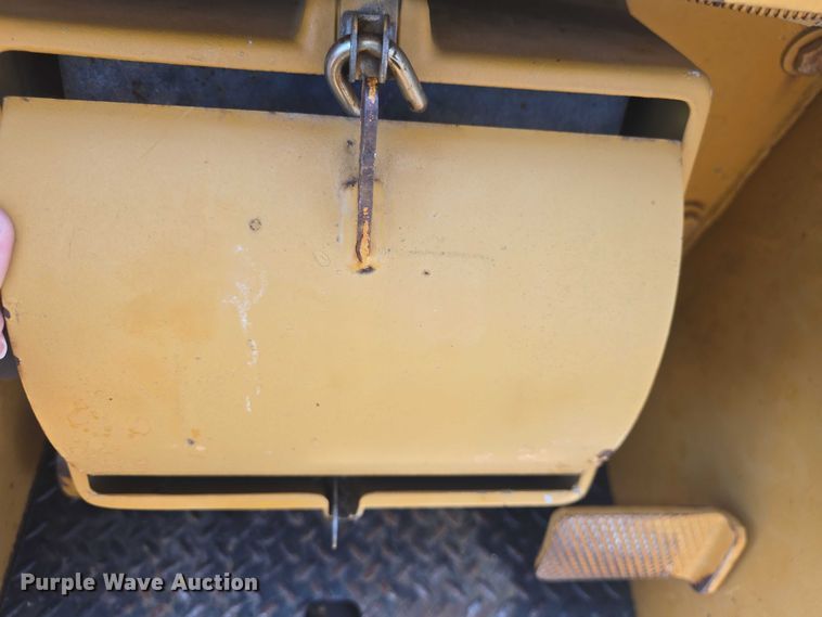 image for item EF3579 1987 Dresser 125E track loader