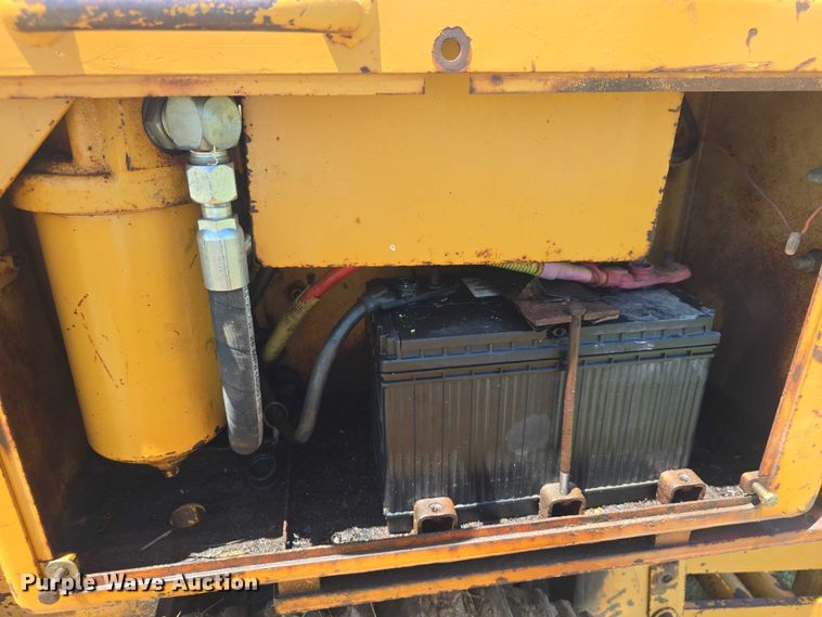 image for item EF3579 1987 Dresser 125E track loader