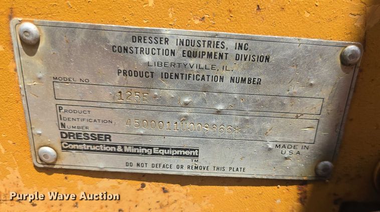 image for item EF3579 1987 Dresser 125E track loader