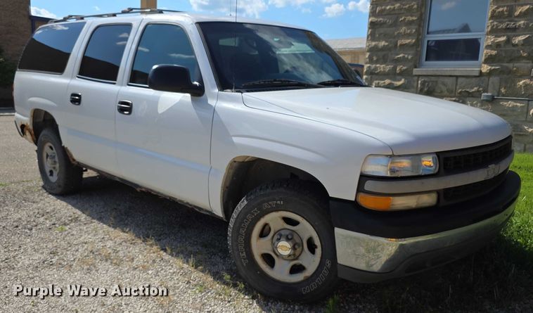 image for item EF3584 2002 Chevrolet Suburban 1500 SUV