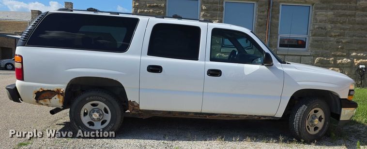 image for item EF3584 2002 Chevrolet Suburban 1500 SUV