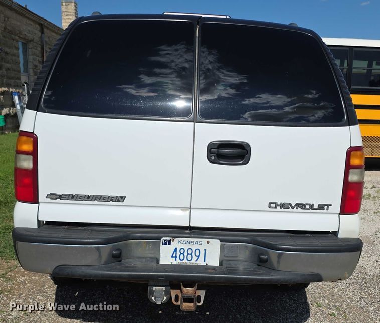 image for item EF3584 2002 Chevrolet Suburban 1500 SUV