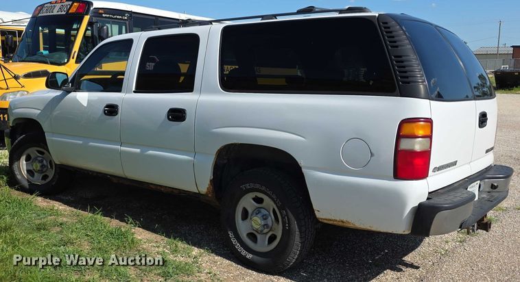 image for item EF3584 2002 Chevrolet Suburban 1500 SUV