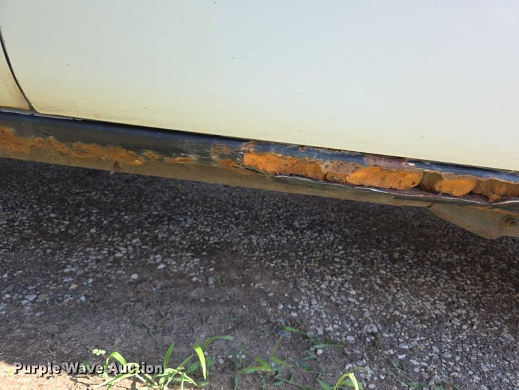 image for item EF3584 2002 Chevrolet Suburban 1500 SUV