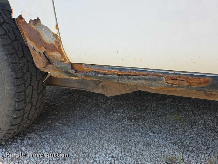 image for item EF3584 2002 Chevrolet Suburban 1500 SUV