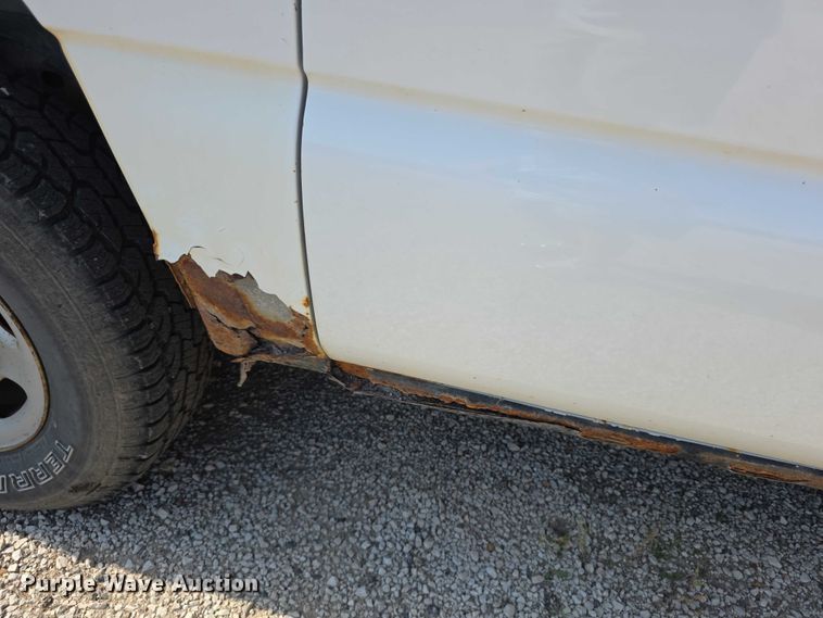 image for item EF3584 2002 Chevrolet Suburban 1500 SUV