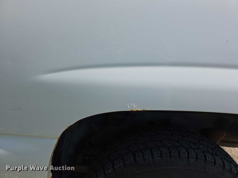 image for item EF3584 2002 Chevrolet Suburban 1500 SUV