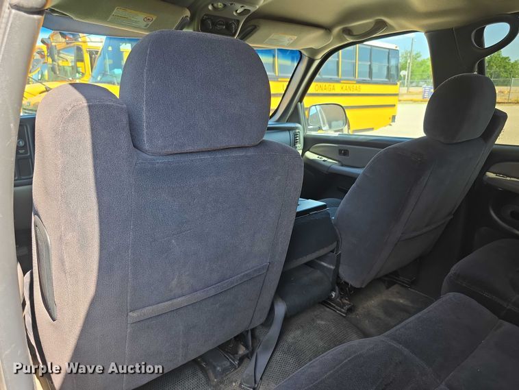 image for item EF3584 2002 Chevrolet Suburban 1500 SUV