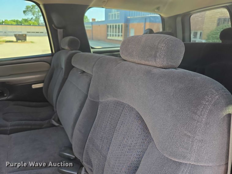 image for item EF3584 2002 Chevrolet Suburban 1500 SUV