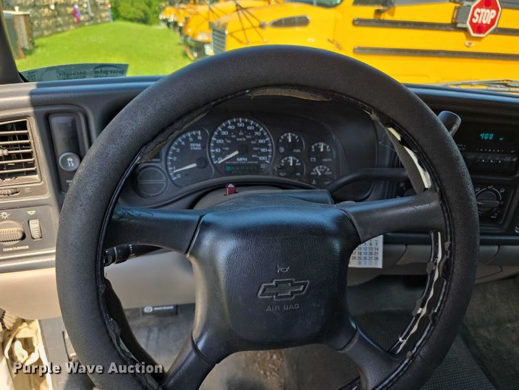 image for item EF3584 2002 Chevrolet Suburban 1500 SUV