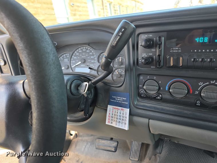 image for item EF3584 2002 Chevrolet Suburban 1500 SUV