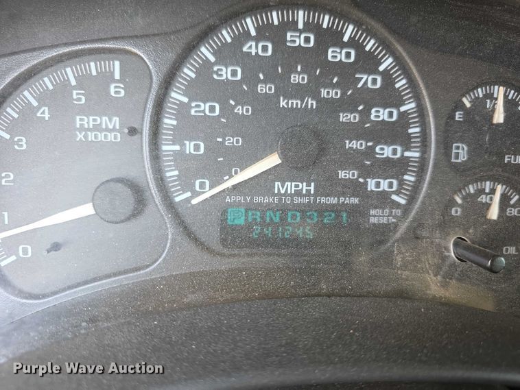 image for item EF3584 2002 Chevrolet Suburban 1500 SUV