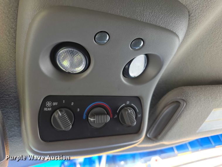 image for item EF3584 2002 Chevrolet Suburban 1500 SUV