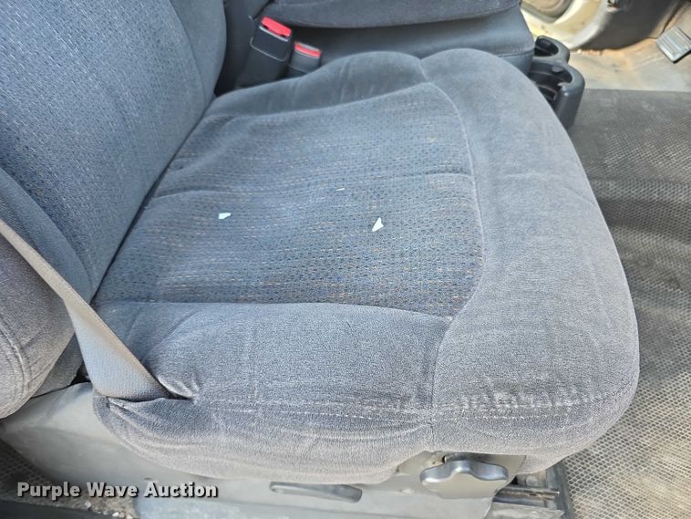 image for item EF3584 2002 Chevrolet Suburban 1500 SUV