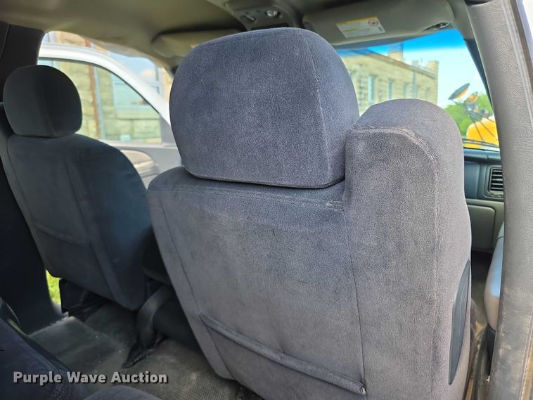 image for item EF3584 2002 Chevrolet Suburban 1500 SUV