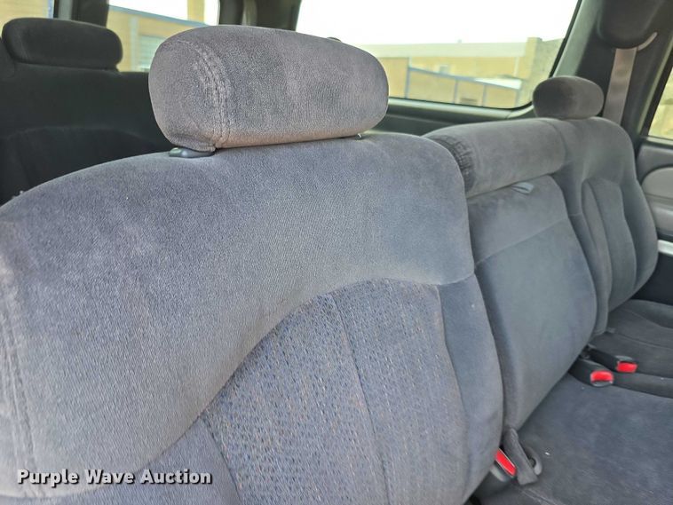 image for item EF3584 2002 Chevrolet Suburban 1500 SUV